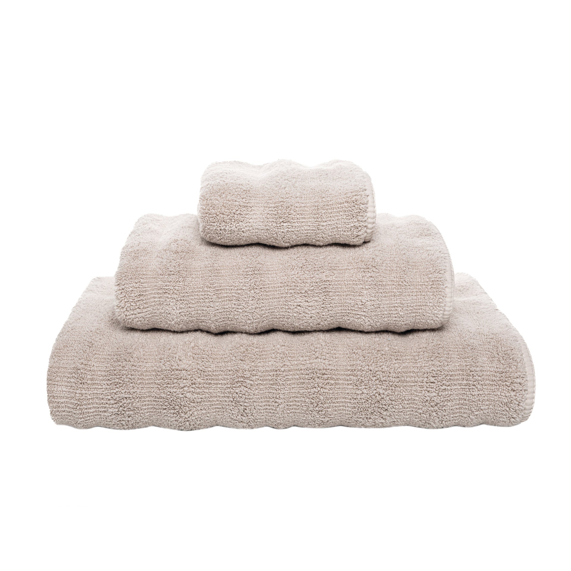 Alentejo towel made from soft cotton with 3D wavy texture, 680 GSM, pre-washed and pre-shrunk, with hanger, in neutral tones
