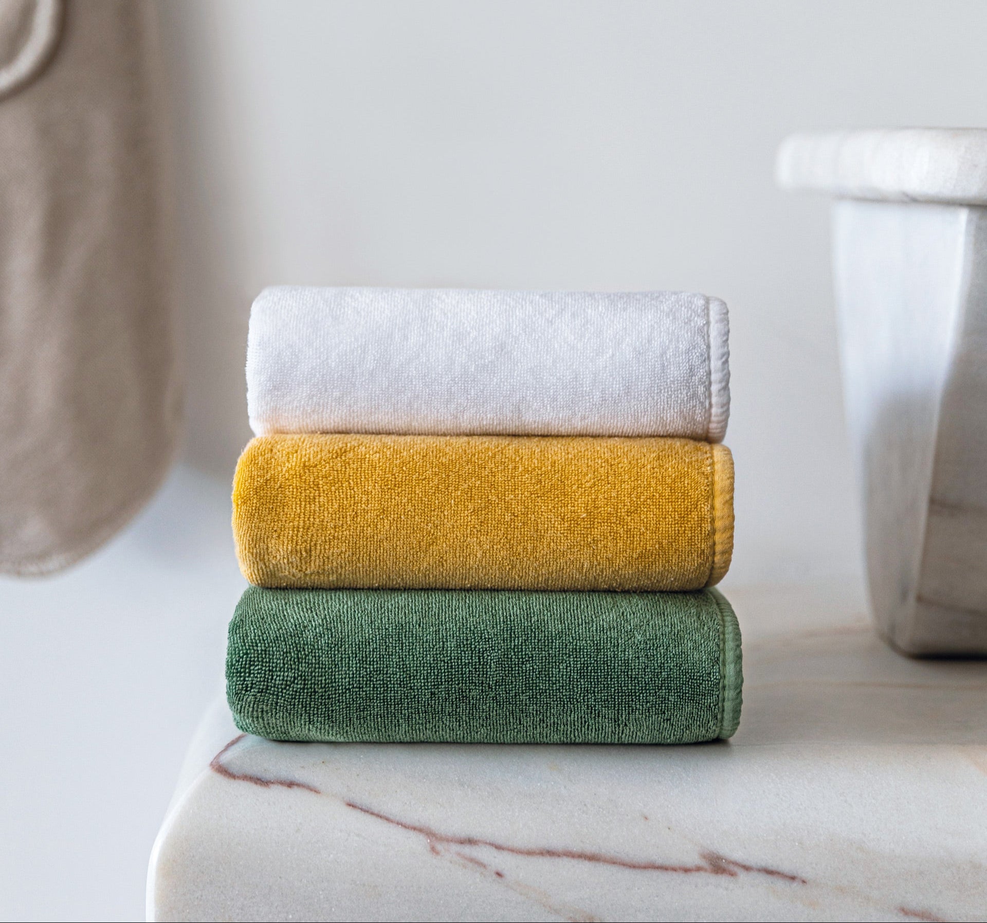 Cool towel made from lightweight cotton, ultra absorbent, pre-washed and pre-shrunk, with double stitching, rounded corners and hanging strap