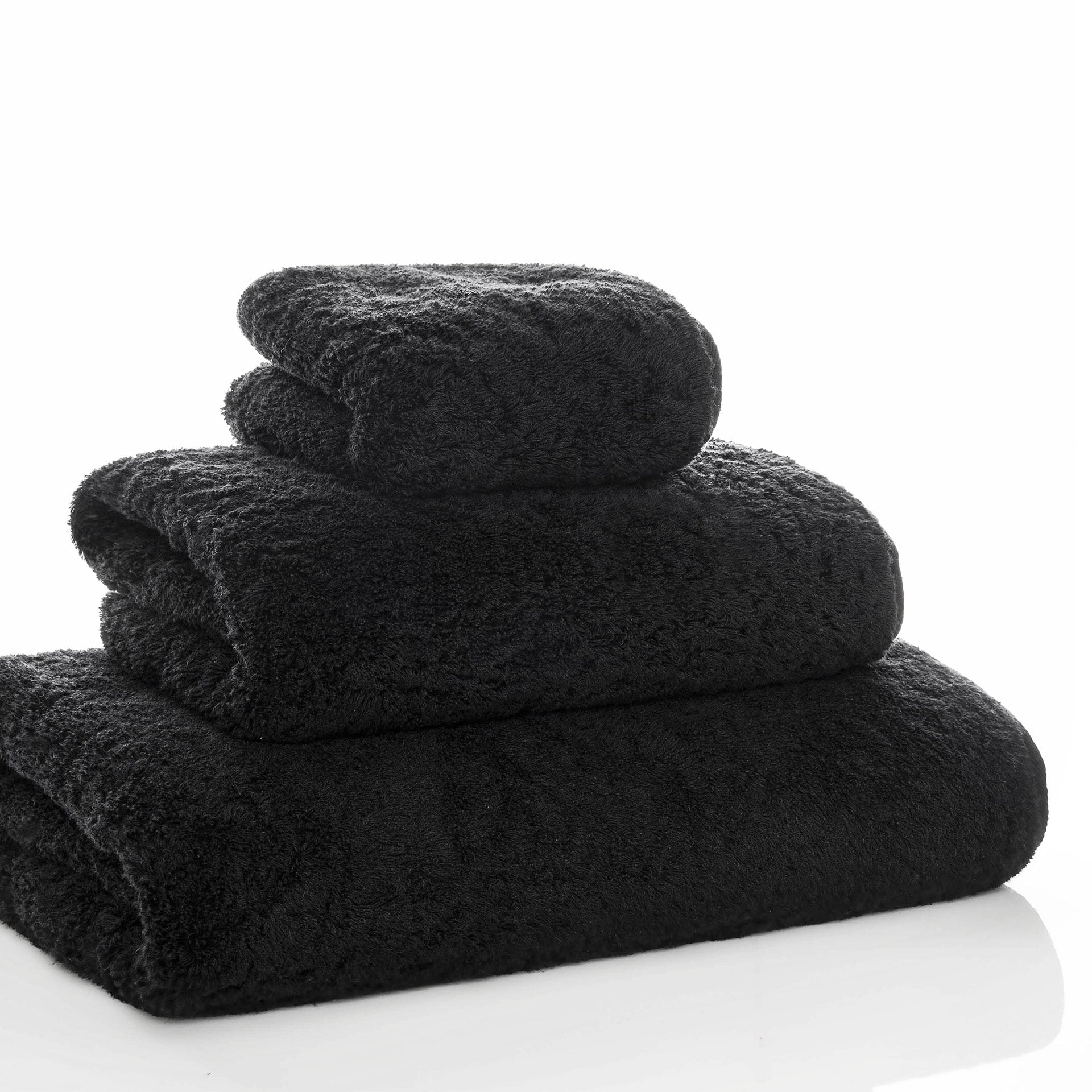 Egoist luxury towel made from Egyptian ELS cotton, 800 GSM, antibacterial, soft and voluminous, with hanger and rounded corners