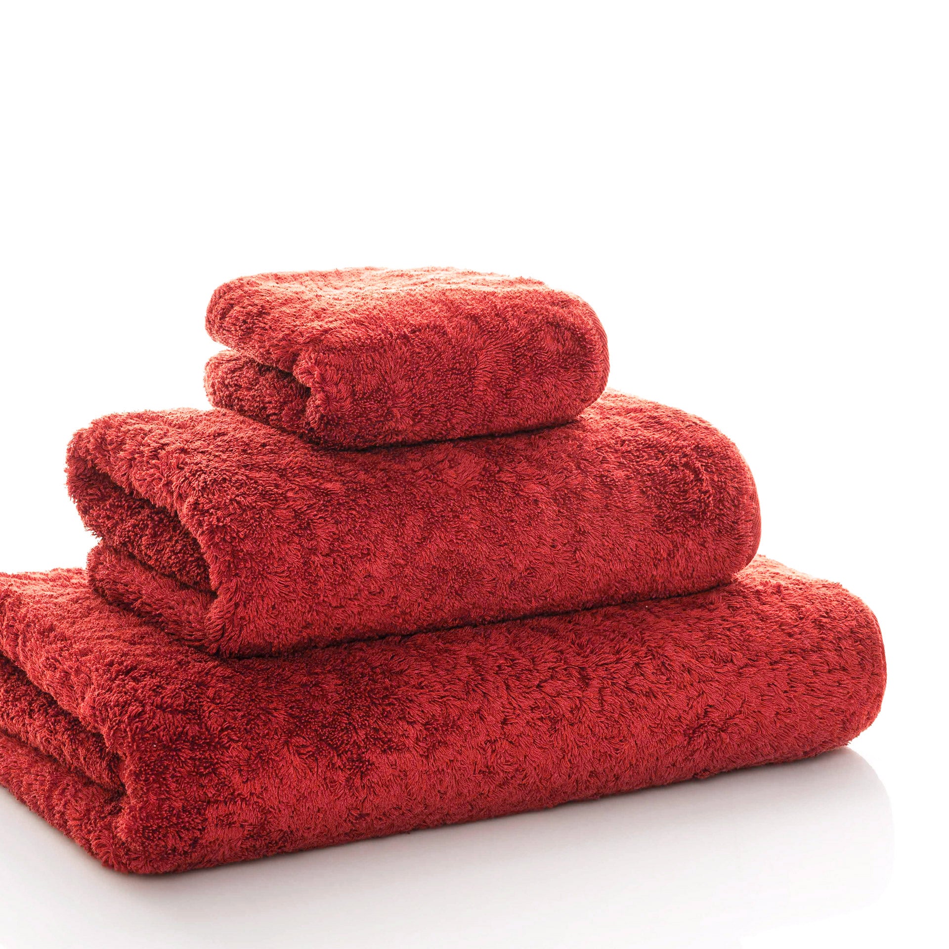 Egoist luxury towel made from Egyptian ELS cotton, 800 GSM, antibacterial, soft and voluminous, with hanger and rounded corners