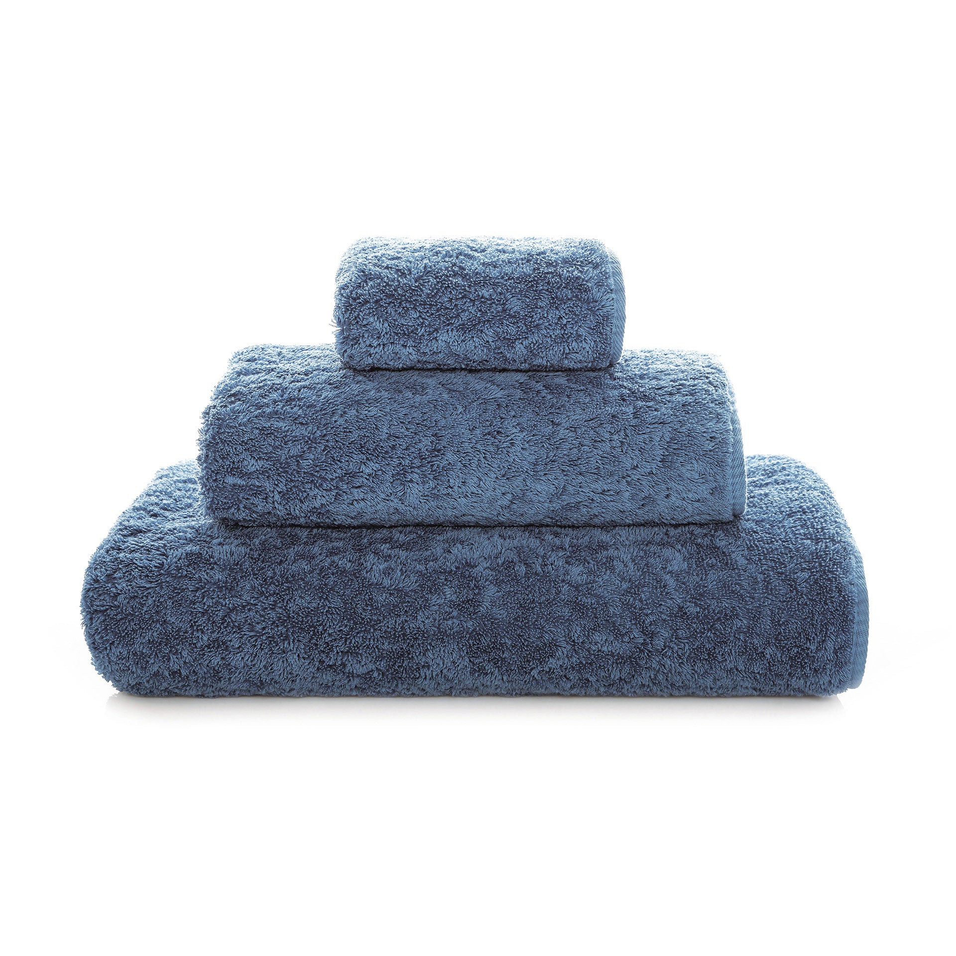 Egoist luxury towel made from Egyptian ELS cotton, 800 GSM, antibacterial, soft and voluminous, with hanger and rounded corners