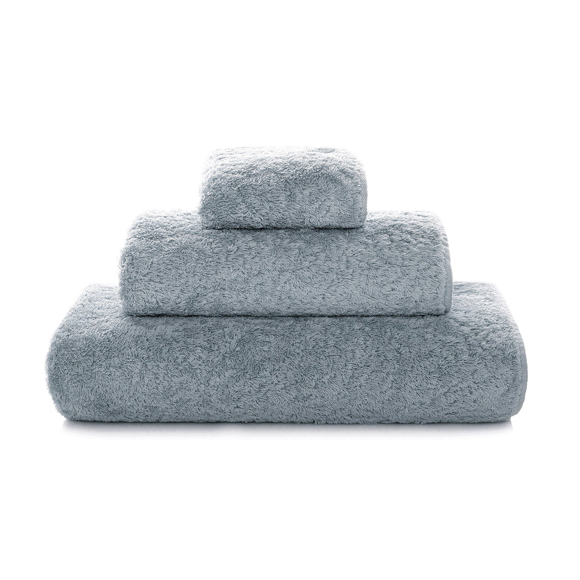 Egoist luxury towel made from Egyptian ELS cotton, 800 GSM, antibacterial, soft and voluminous, with hanger and rounded corners