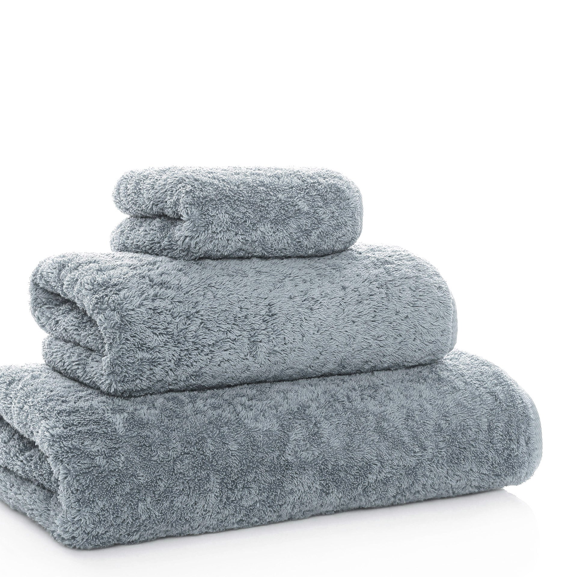 Egoist luxury towel made from Egyptian ELS cotton, 800 GSM, antibacterial, soft and voluminous, with hanger and rounded corners