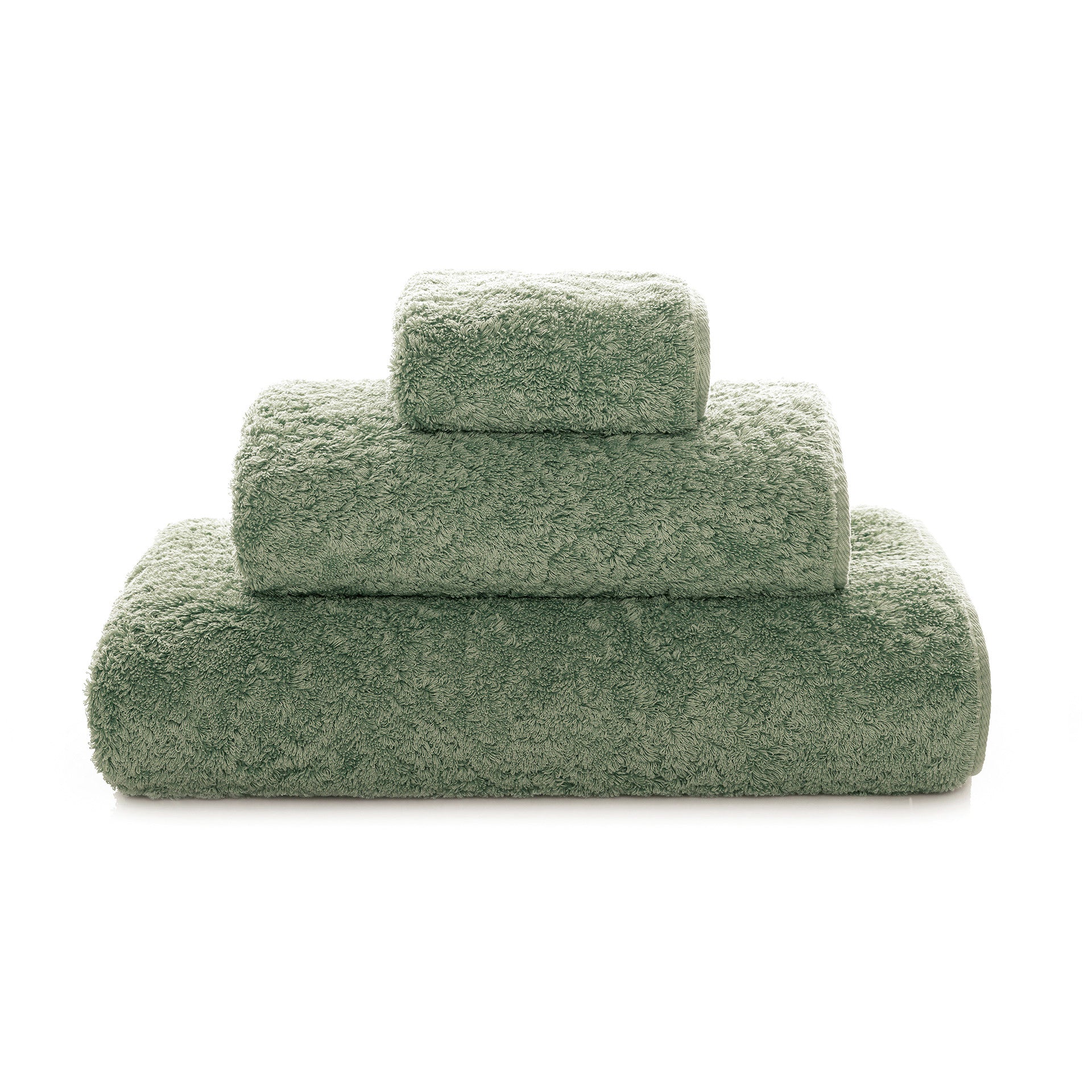 Egoist luxury towel made from Egyptian ELS cotton, 800 GSM, antibacterial, soft and voluminous, with hanger and rounded corners