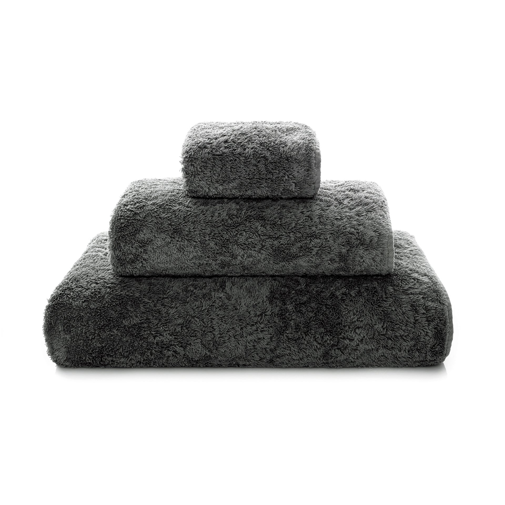 Egoist luxury towel made from Egyptian ELS cotton, 800 GSM, antibacterial, soft and voluminous, with hanger and rounded corners