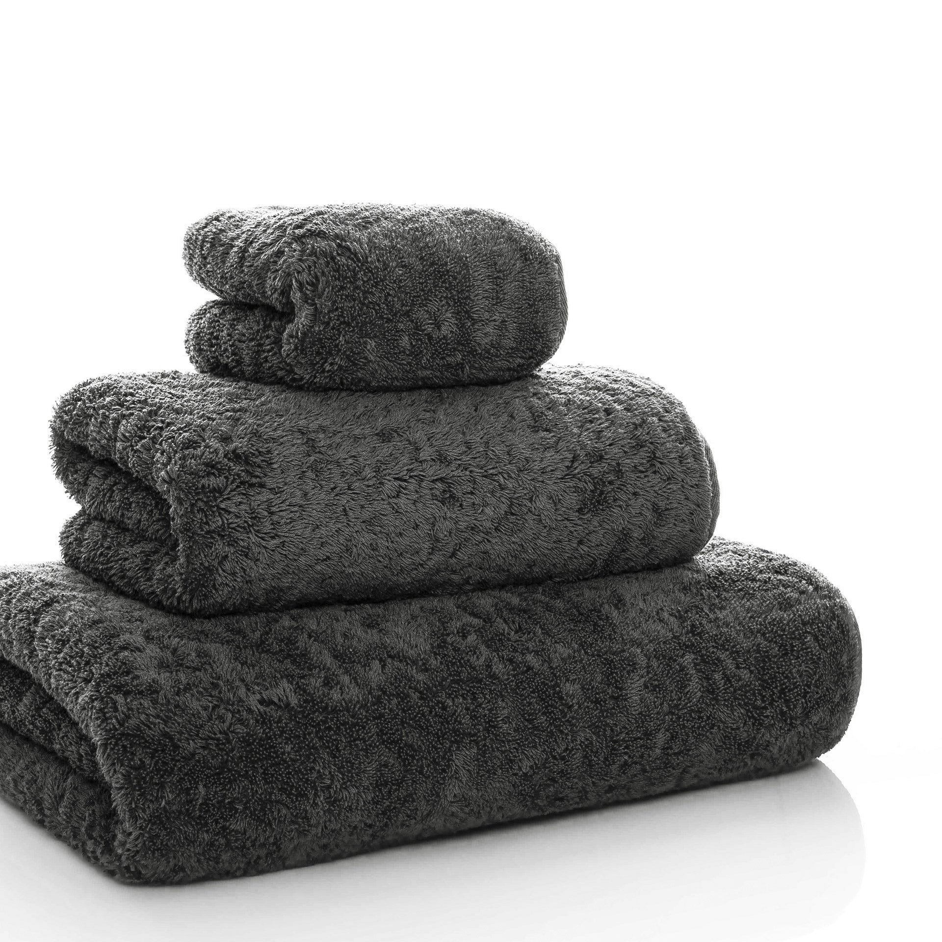 Egoist luxury towel made from Egyptian ELS cotton, 800 GSM, antibacterial, soft and voluminous, with hanger and rounded corners