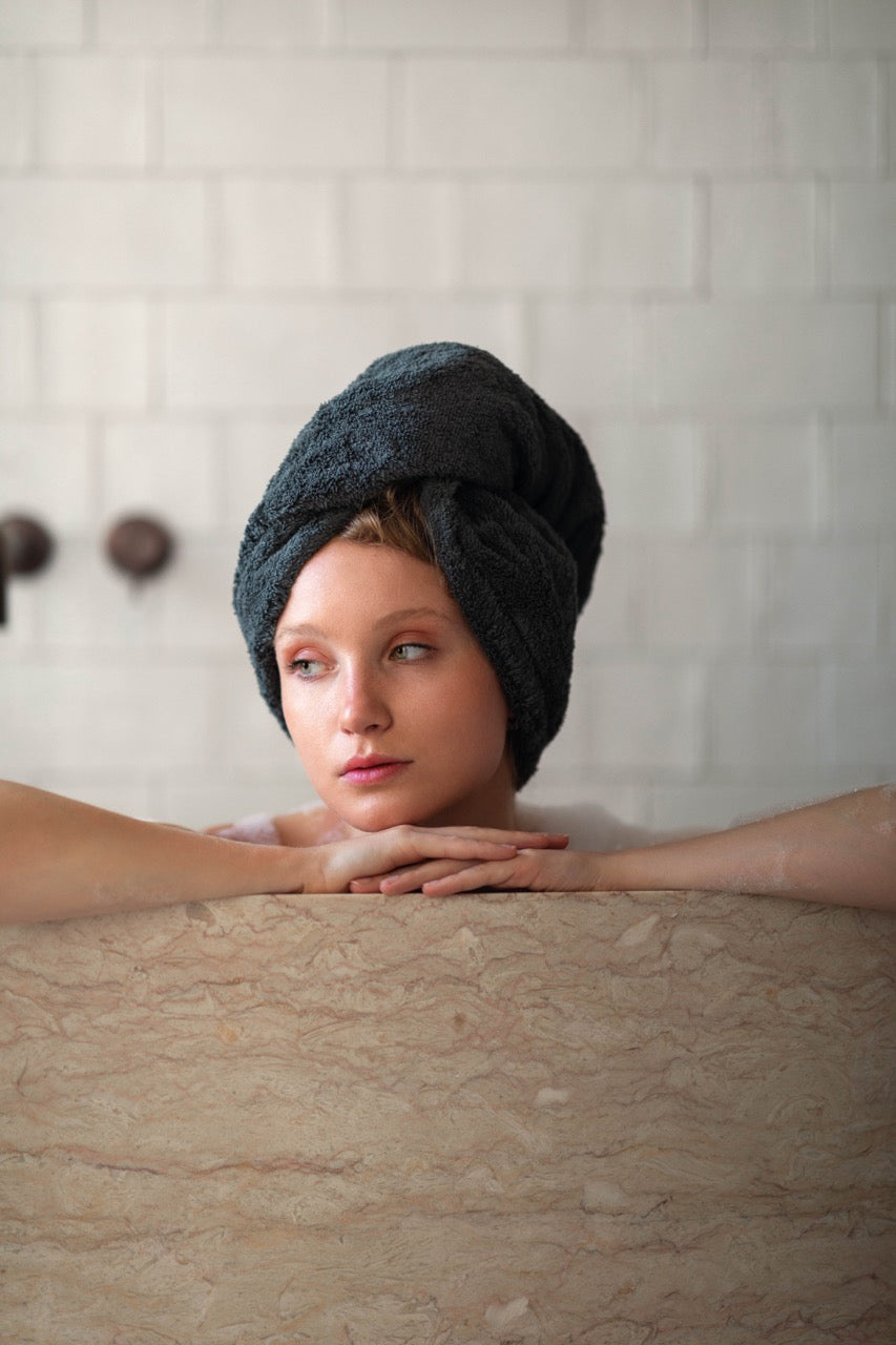 Black Egoist Hair towel made from Egyptian Giza cotton, 800 GSM, antibacterial, pre-washed and pre-shrunk, with rounded corners and sewn-in hanger