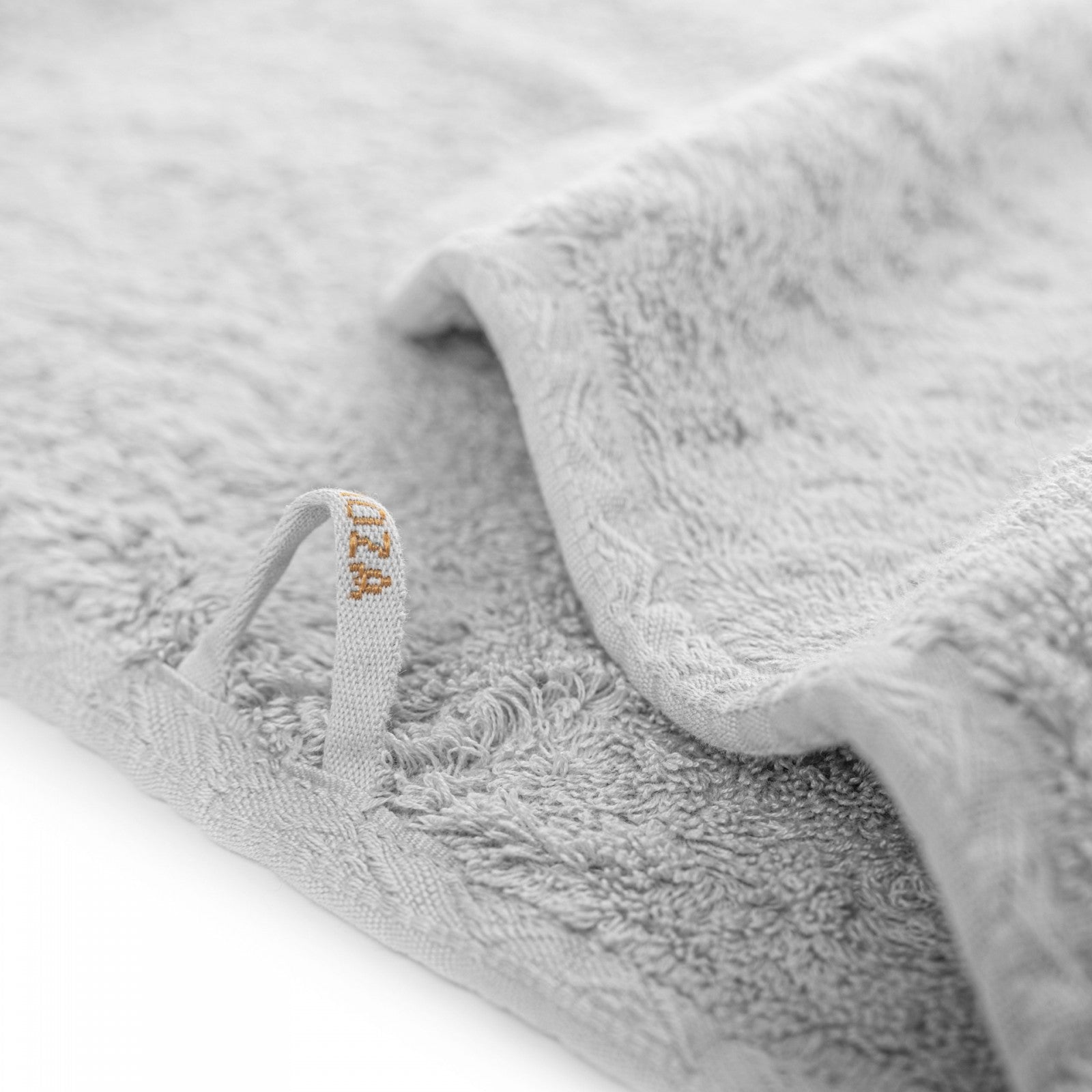 Grand Egoist towel made from rare Sea Island cotton, 800 GSM, ultra soft and certified with numbered hologram, pre-washed and double-stitched