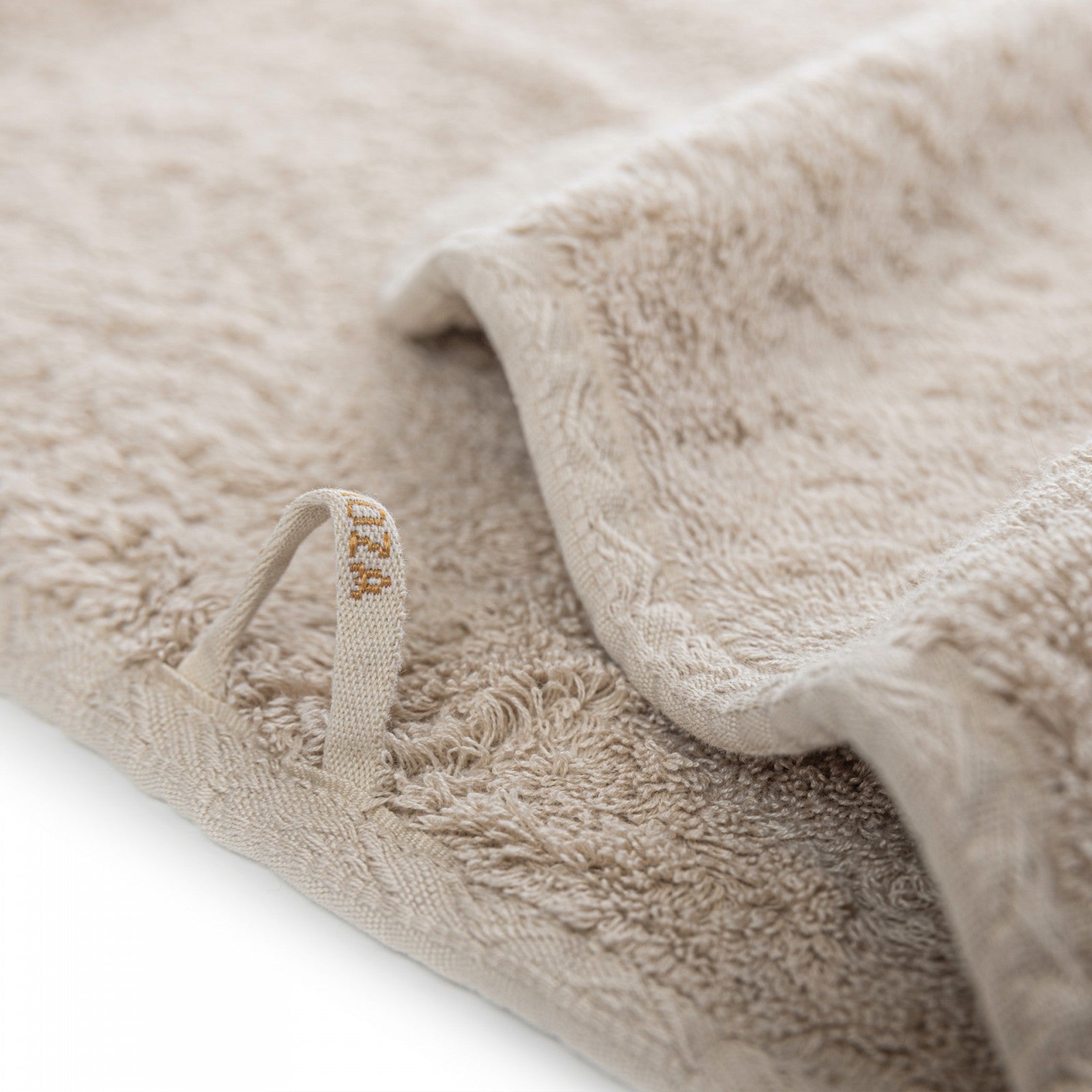 Grand Egoist towel made from rare Sea Island cotton, 800 GSM, ultra soft and certified with numbered hologram, pre-washed and double-stitched