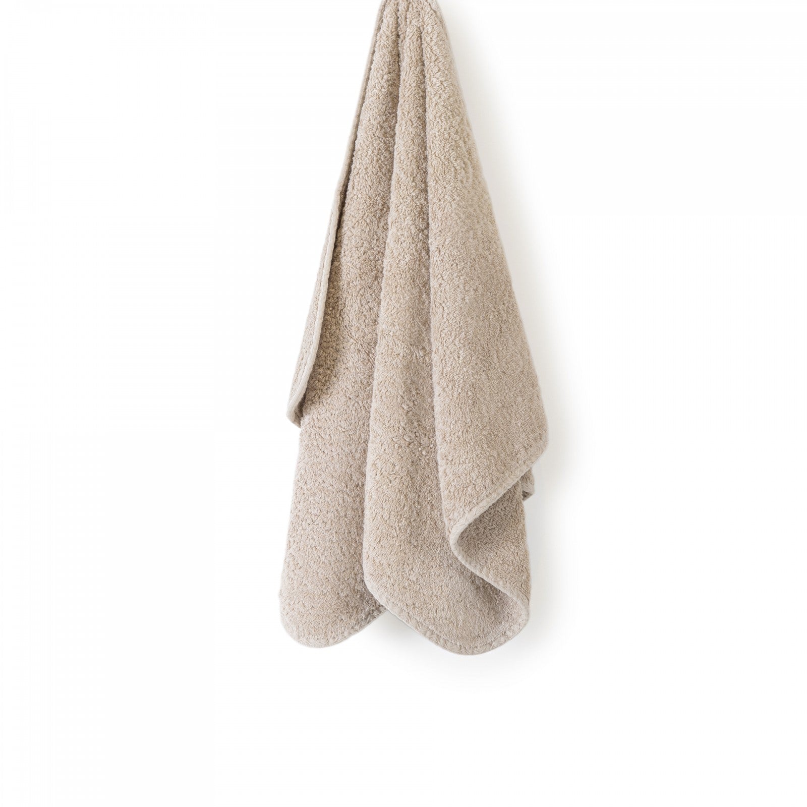 Grand Egoist towel made from rare Sea Island cotton, 800 GSM, ultra soft and certified with numbered hologram, pre-washed and double-stitched