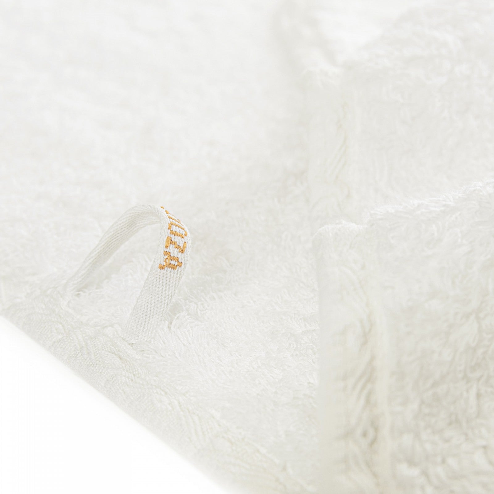 Grand Egoist towel made from rare Sea Island cotton, 800 GSM, ultra soft and certified with numbered hologram, pre-washed and double-stitched