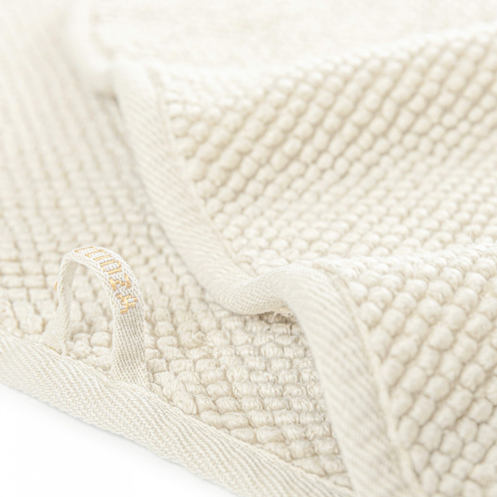 Pearls luxury cotton towel with long-staple fibers, 850 GSM density, pre-washed and pre-shrunk, ultra soft and highly absorbent