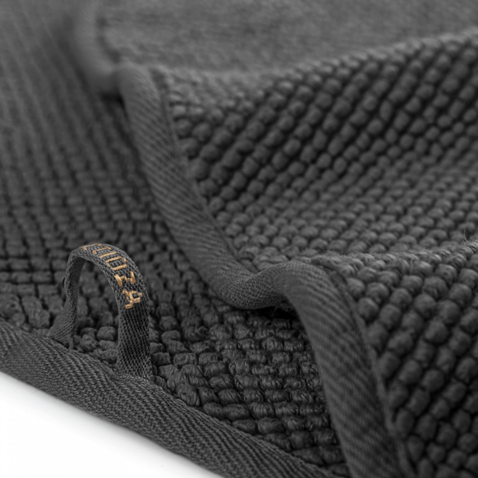Pearls luxury cotton towel with long-staple fibers, 850 GSM density, pre-washed and pre-shrunk, ultra soft and highly absorbent