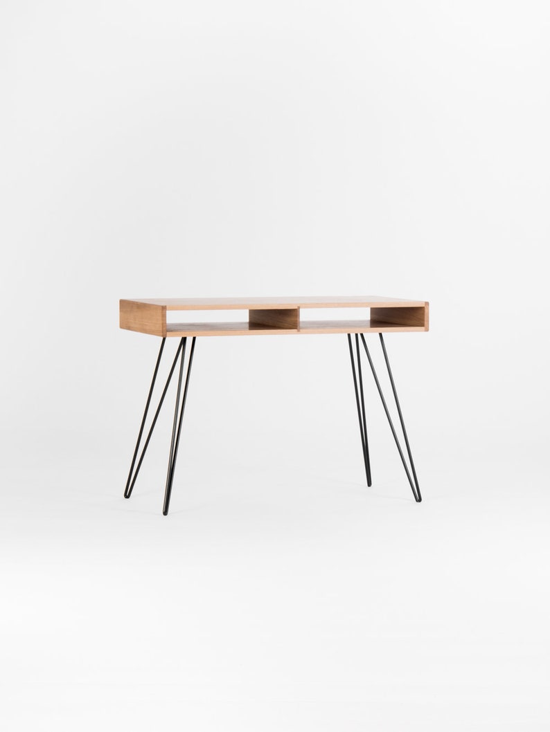 HEIM 0 PLUS solid wood desk with two open compartments and black steel hairpin legs, finished in oak with hardwax oil