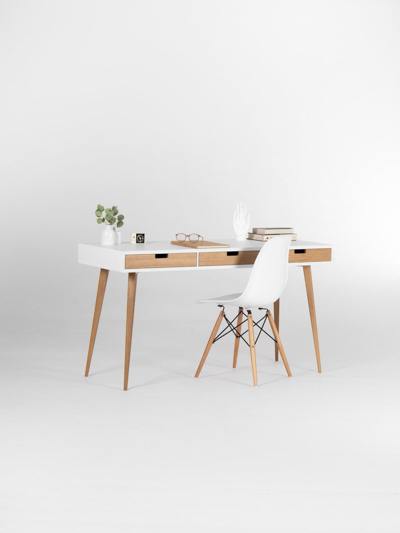HEIM 3 WHITE oak office desk with white-toned finish, three drawers, customizable fronts, and hardwax oil protection
