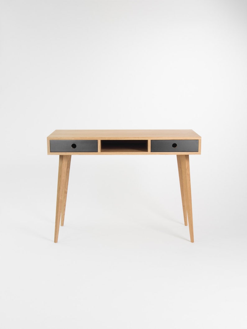 KUUB 2 RECESS desk with two drawers and central recessed shelf, solid oak, customizable black fronts, and hardwax oil finish