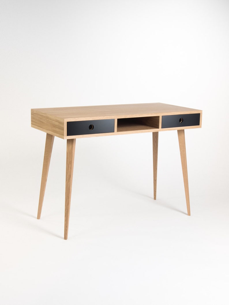 KUUB 2 RECESS desk with two drawers and central recessed shelf, solid oak, customizable black fronts, and hardwax oil finish