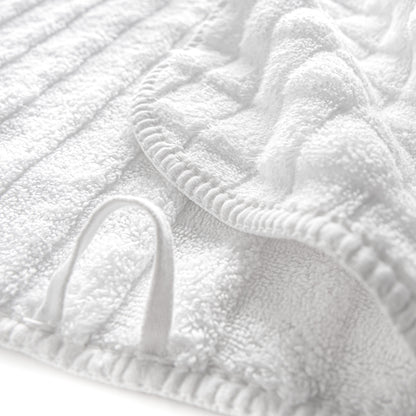 White Heaven towel made in Portugal from high-quality combed cotton, 750 GSM, pre-washed and pre-shrunk, colorfast, with rounded corners and hanger 