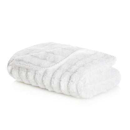 White Heaven towel made in Portugal from high-quality combed cotton, 750 GSM, pre-washed and pre-shrunk, colorfast, with rounded corners and hanger 