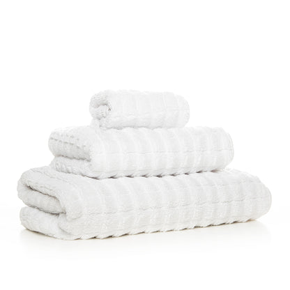 White Heaven towel made in Portugal from high-quality combed cotton, 750 GSM, pre-washed and pre-shrunk, colorfast, with rounded corners and hanger 