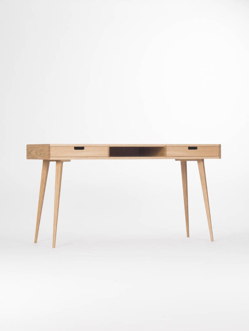 HEIM 2 RECESS desk with two drawers and recessed open shelf, solid oak, customizable fronts, and hardwax oil finish