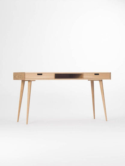 HEIM 2 RECESS desk with two drawers and recessed open shelf, solid oak, customizable fronts, and hardwax oil finish