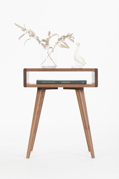 HEIM 0 nightstand in walnut veneer with hardwax oil finish, minimalist design suited for bedside or accent use