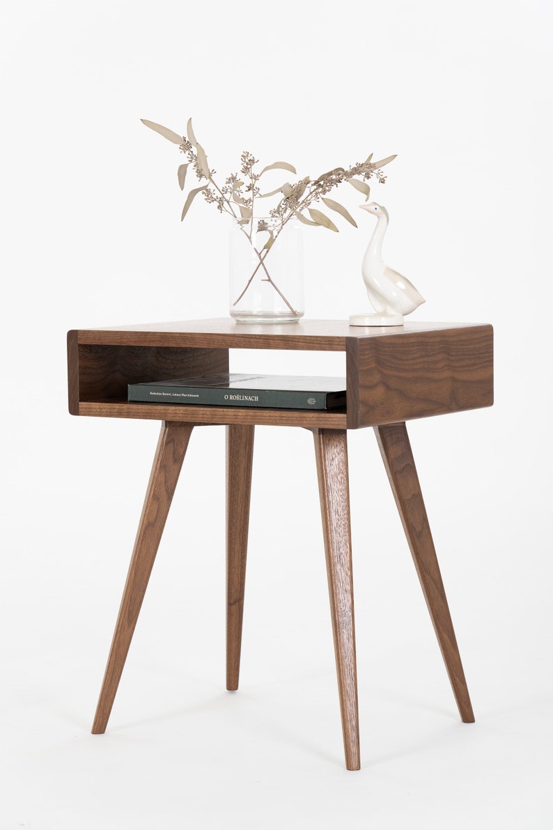 HEIM 0 nightstand in walnut veneer with hardwax oil finish, minimalist design suited for bedside or accent use