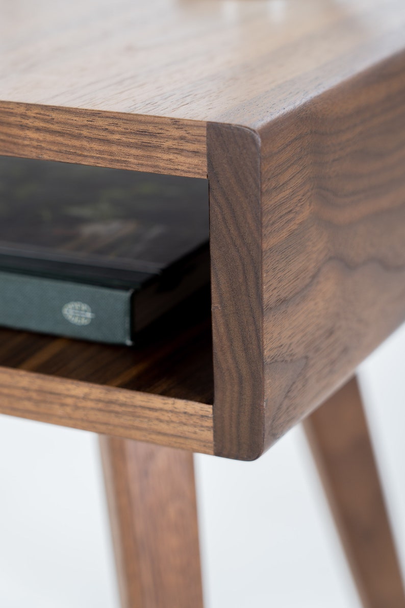HEIM 0 nightstand in walnut veneer with hardwax oil finish, minimalist design suited for bedside or accent use