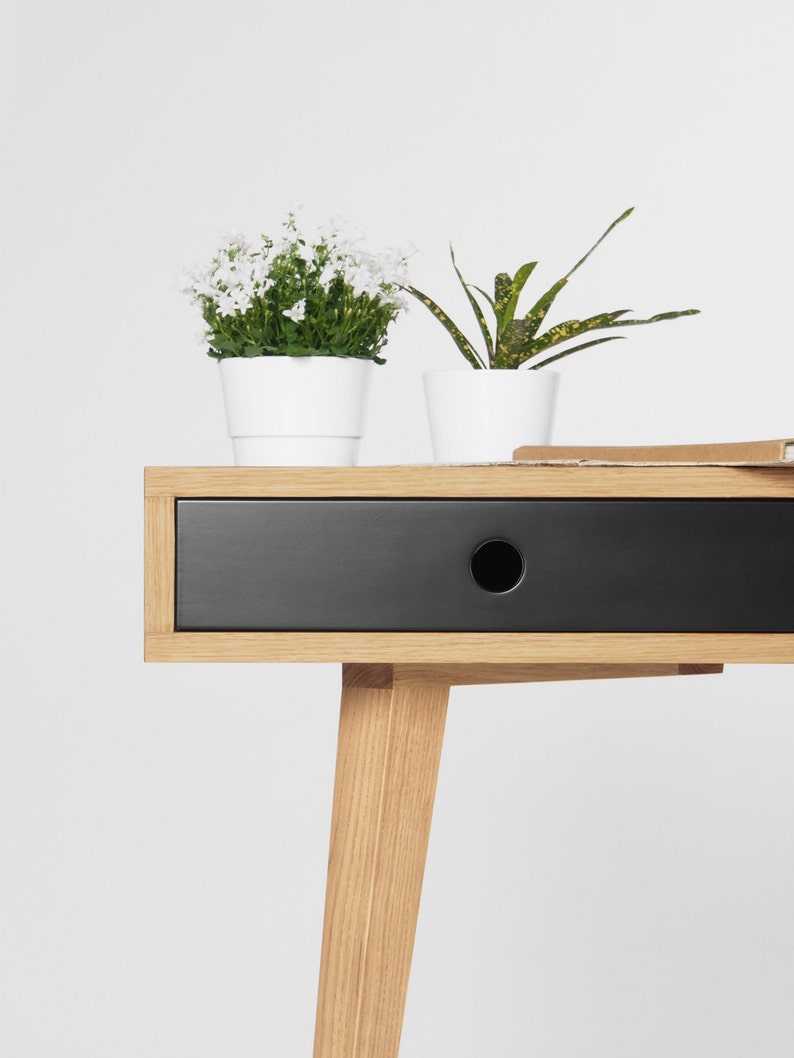 KUUB 2 LARGE office desk with two drawers and wide central recess, solid oak, customizable black fronts, hardwax oil finish