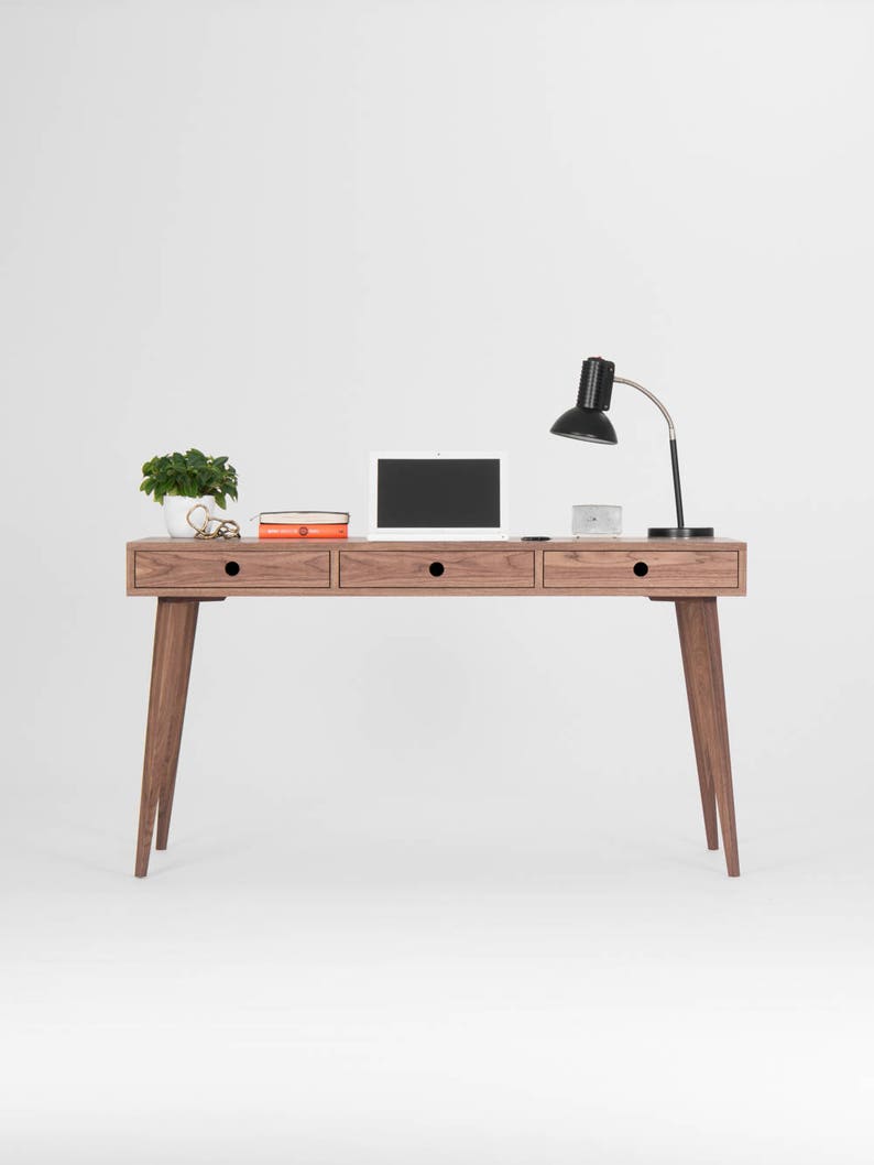 KUUB 3 desk with three drawers, walnut veneer, customizable fronts, and hardwax oil finish