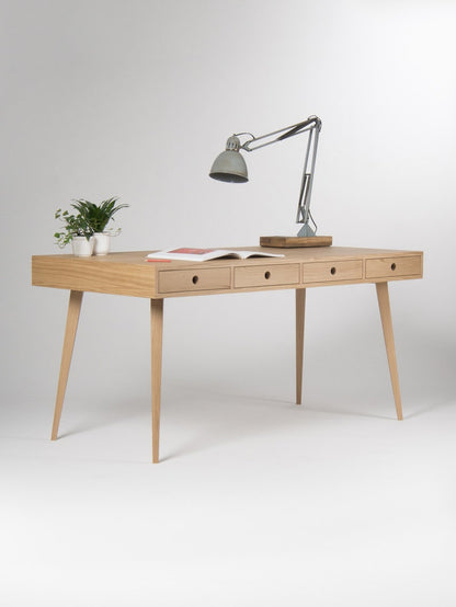KUUB 4 large desk with four drawers, solid oak, customizable fronts, and hardwax oil finish