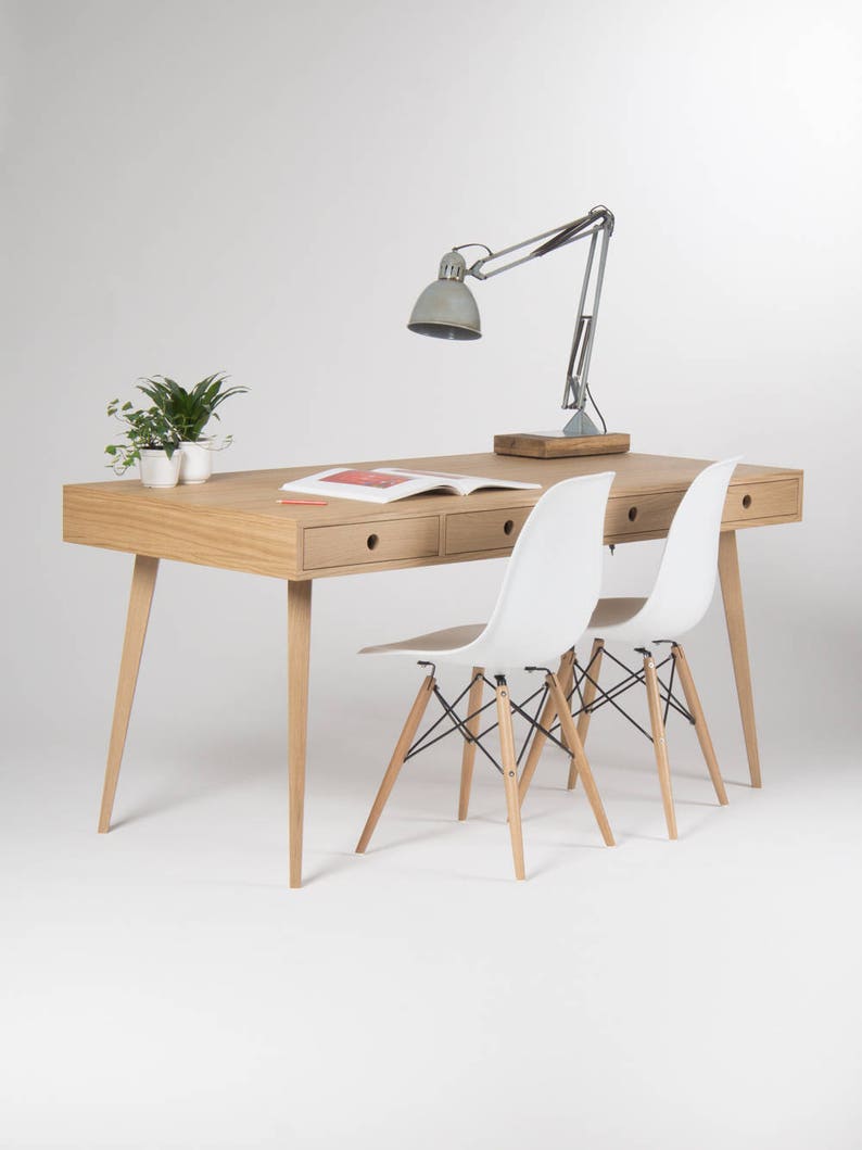 KUUB 4 large desk with four drawers, solid oak, customizable fronts, and hardwax oil finish