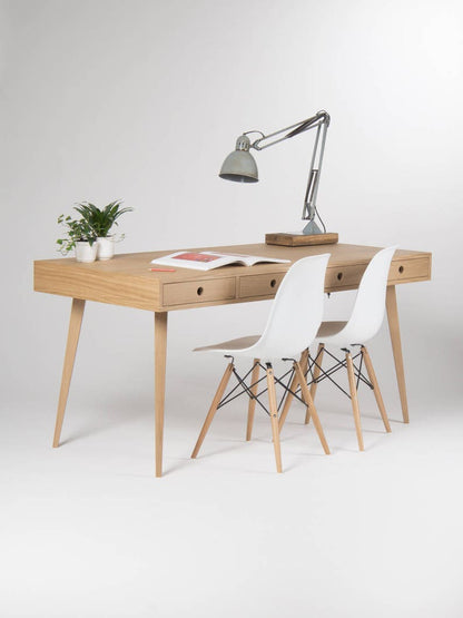 KUUB 4 large desk with four drawers, solid oak, customizable fronts, and hardwax oil finish
