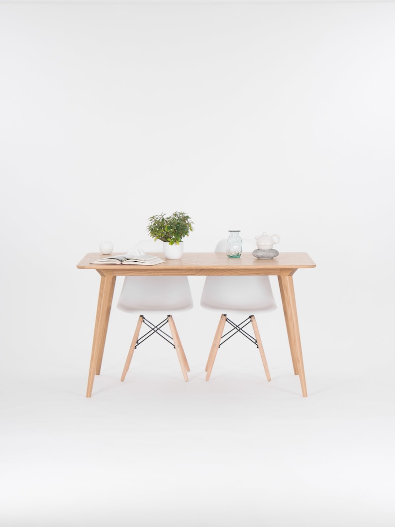 Extendable solid oak dining table with hard oil wax finish, 135 to 185 cm, seats 6 to 8 people 